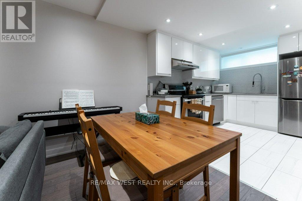 167 Quebec Avenue, Toronto, Ontario  M6S 3W1 - Photo 38 - W12449672
