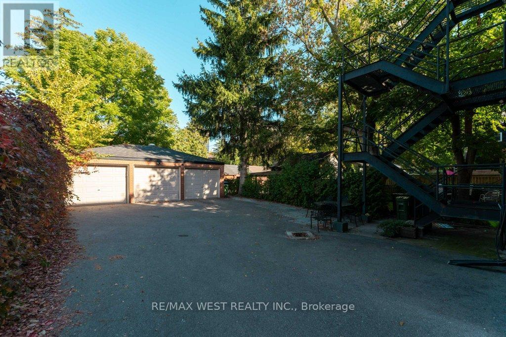 167 Quebec Avenue, Toronto, Ontario  M6S 3W1 - Photo 41 - W12449672