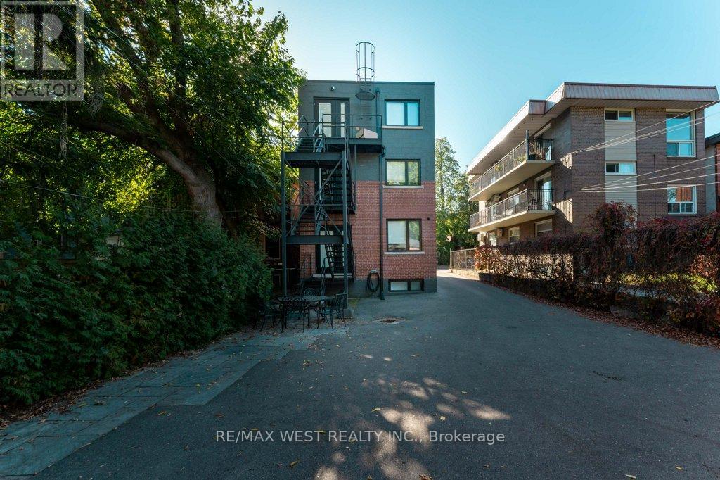 167 Quebec Avenue, Toronto, Ontario  M6S 3W1 - Photo 44 - W12449672
