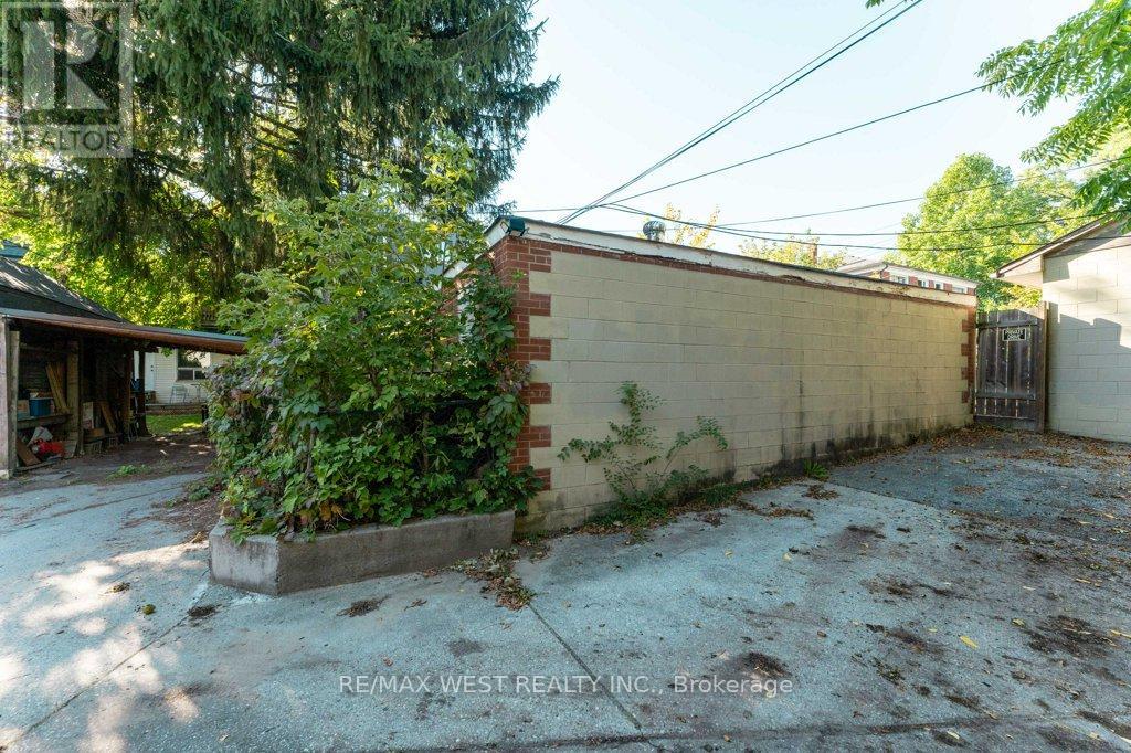 167 Quebec Avenue, Toronto, Ontario  M6S 3W1 - Photo 50 - W12449672