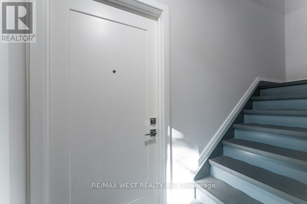 167 Quebec Avenue, Toronto, Ontario  M6S 3W1 - Photo 7 - W12449672