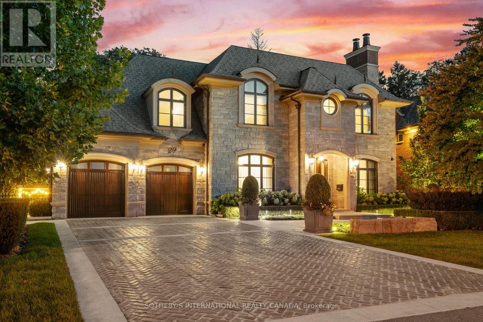 29 TWYFORD ROAD, Toronto, Ontario