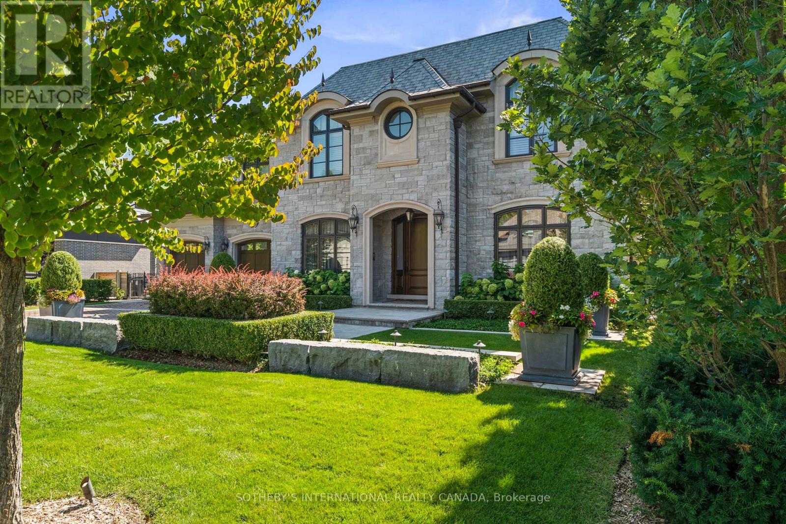 29 Twyford Road, Toronto, Ontario  M9A 1W3 - Photo 3 - W12449679