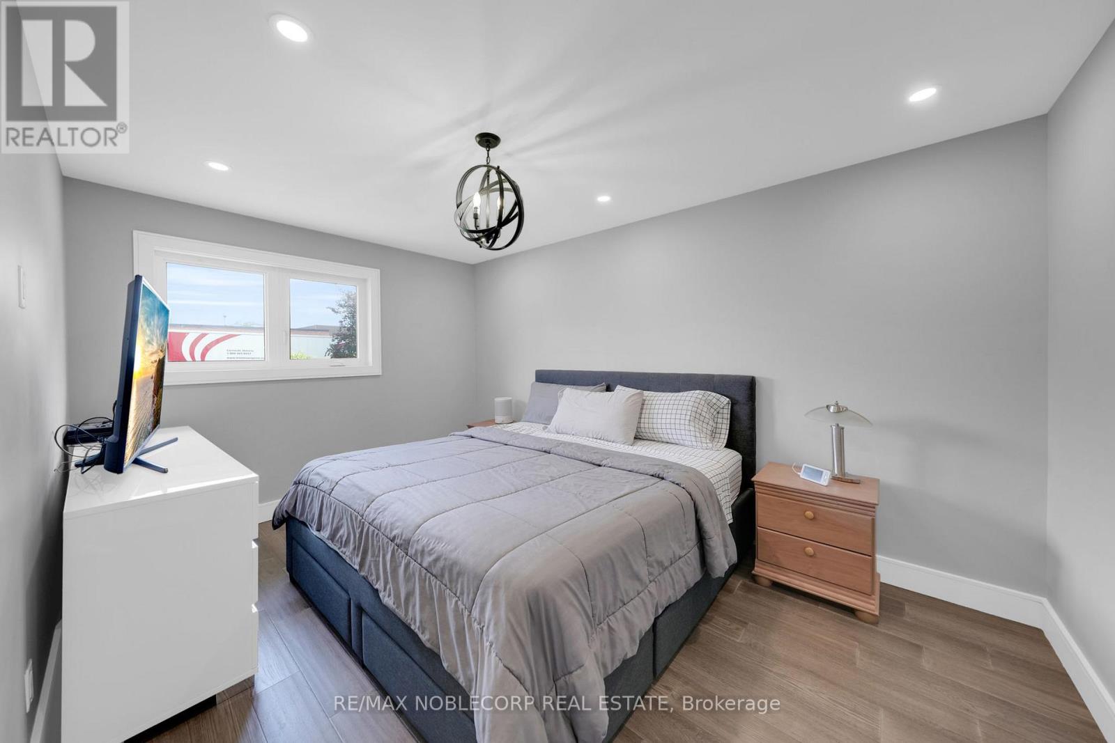 2515 Hensall Street, Mississauga, Ontario  L5A 2T1 - Photo 20 - W12449698