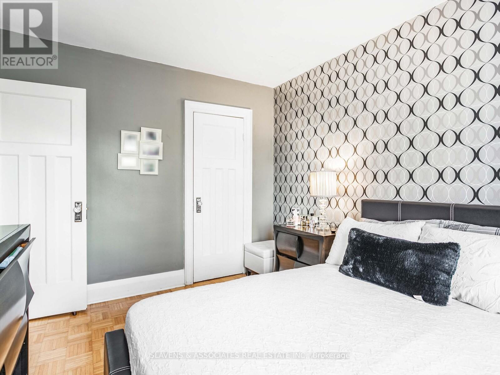 Main And 2nd Floor - 213b Blackthorne Avenue, Toronto, Ontario  M6N 3H7 - Photo 16 - W12449708