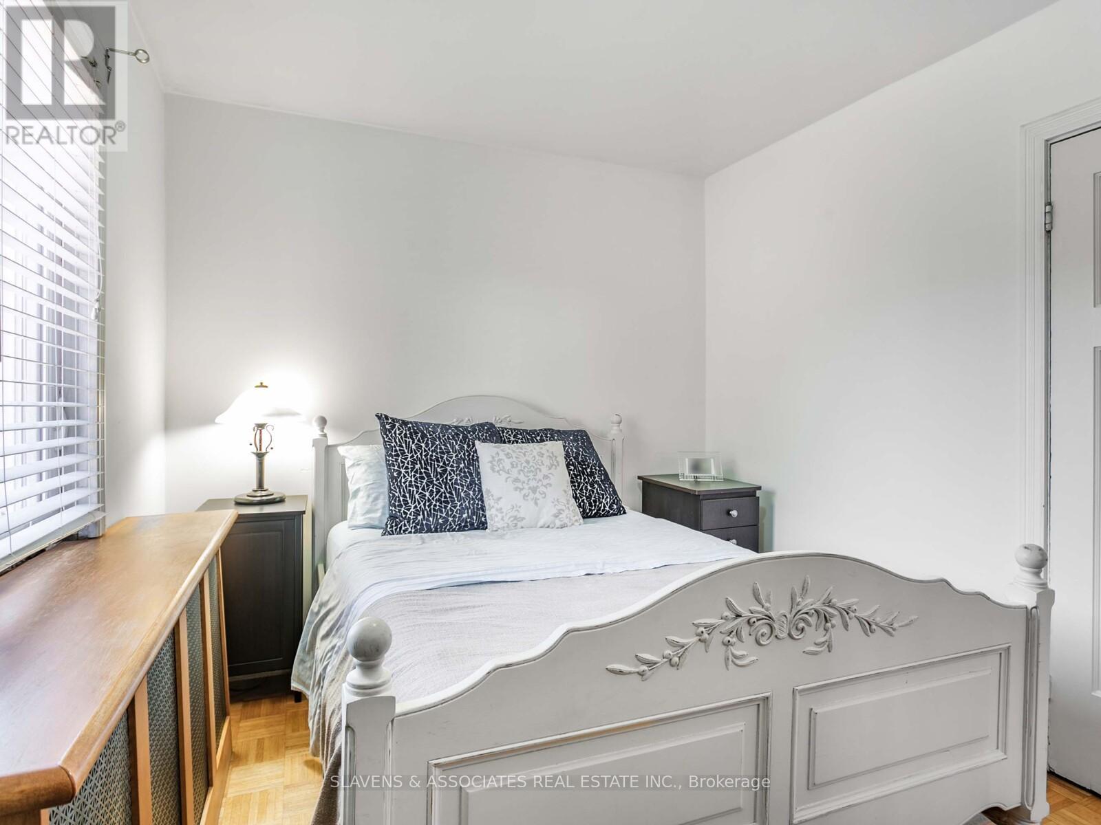 Main And 2nd Floor - 213b Blackthorne Avenue, Toronto, Ontario  M6N 3H7 - Photo 19 - W12449708