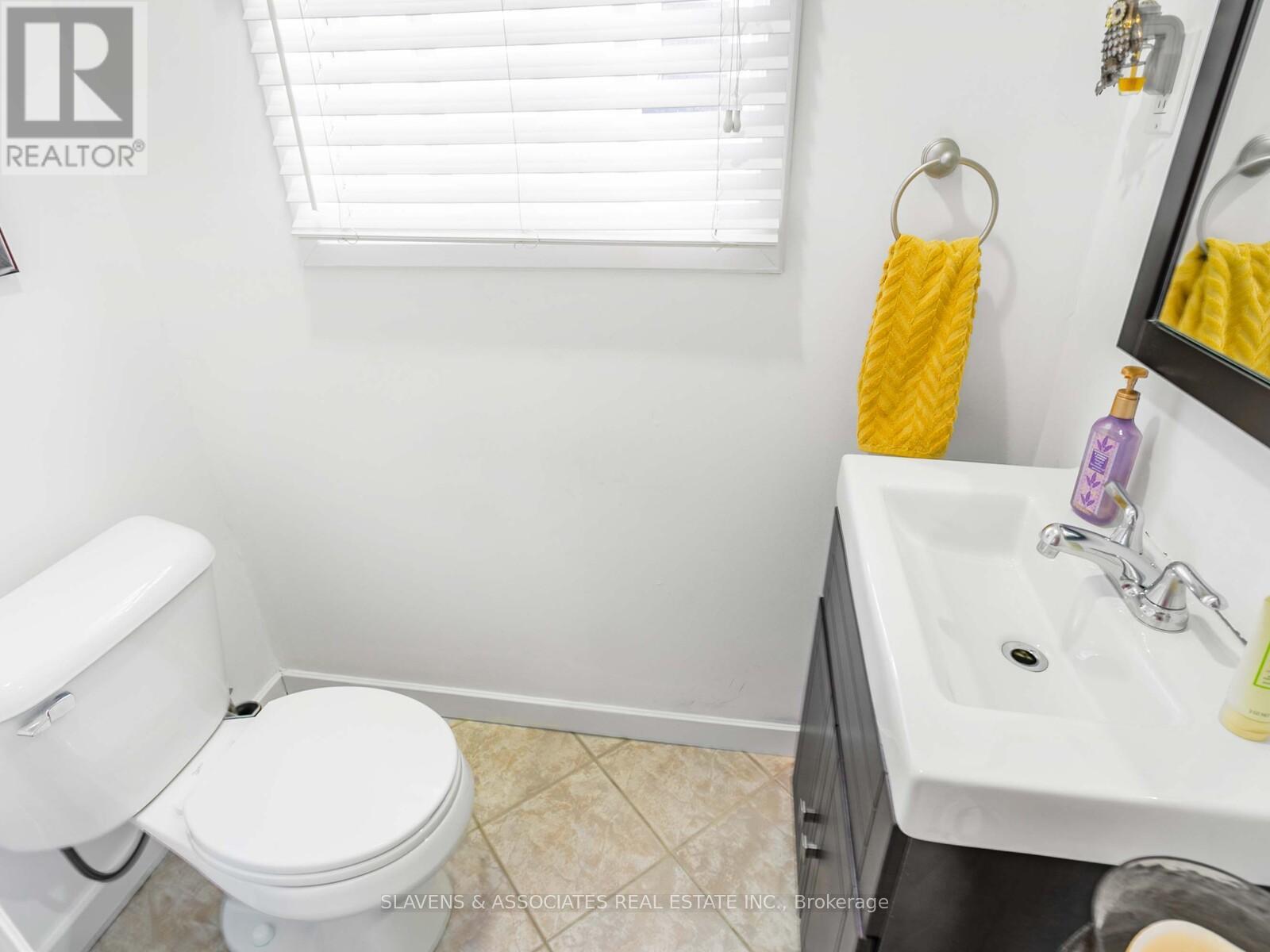 Main And 2nd Floor - 213b Blackthorne Avenue, Toronto, Ontario  M6N 3H7 - Photo 23 - W12449708