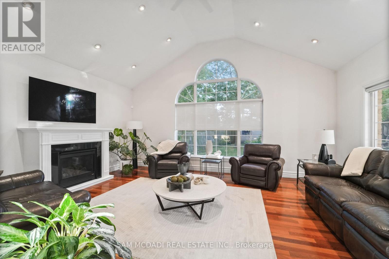 724 Atoka Drive, Mississauga, Ontario  L5H 1Y6 - Photo 16 - W12449718