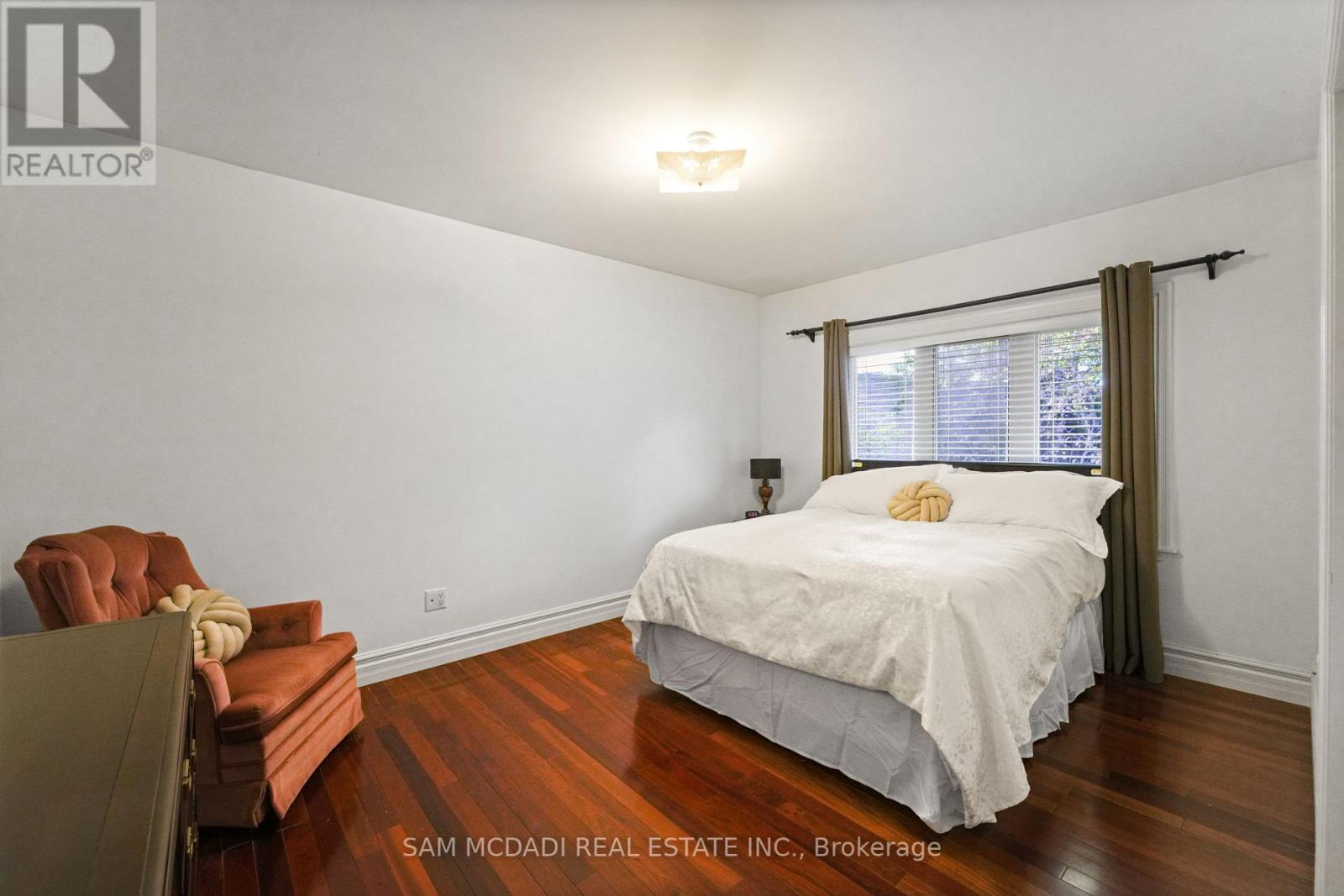 724 Atoka Drive, Mississauga, Ontario  L5H 1Y6 - Photo 23 - W12449718