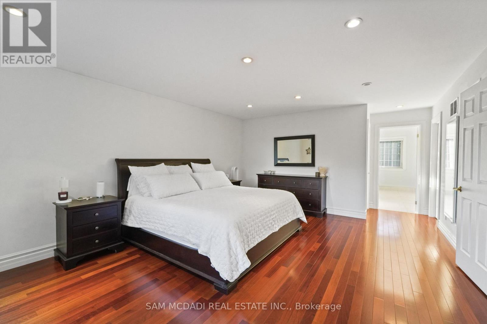 724 Atoka Drive, Mississauga, Ontario  L5H 1Y6 - Photo 29 - W12449718