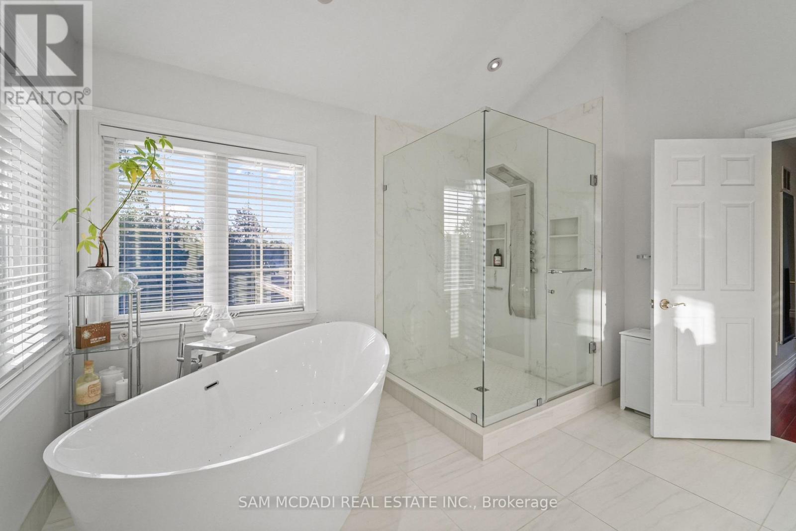 724 Atoka Drive, Mississauga, Ontario  L5H 1Y6 - Photo 31 - W12449718