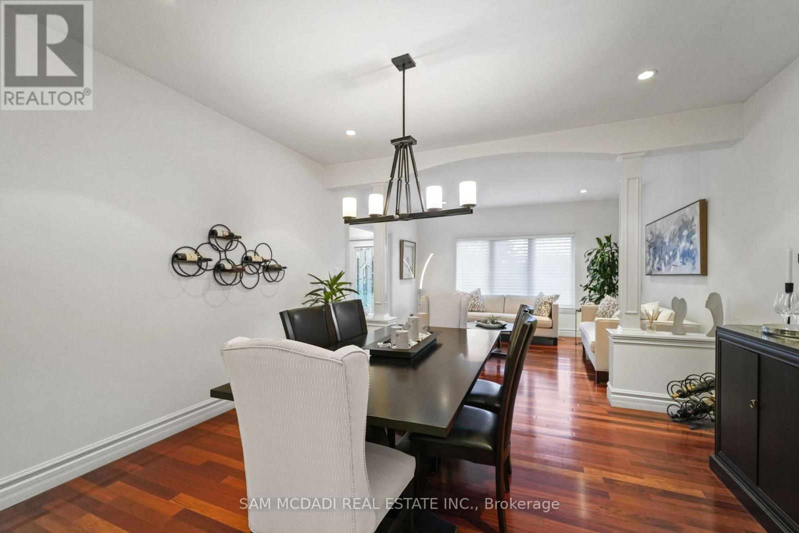 724 Atoka Drive, Mississauga, Ontario  L5H 1Y6 - Photo 6 - W12449718