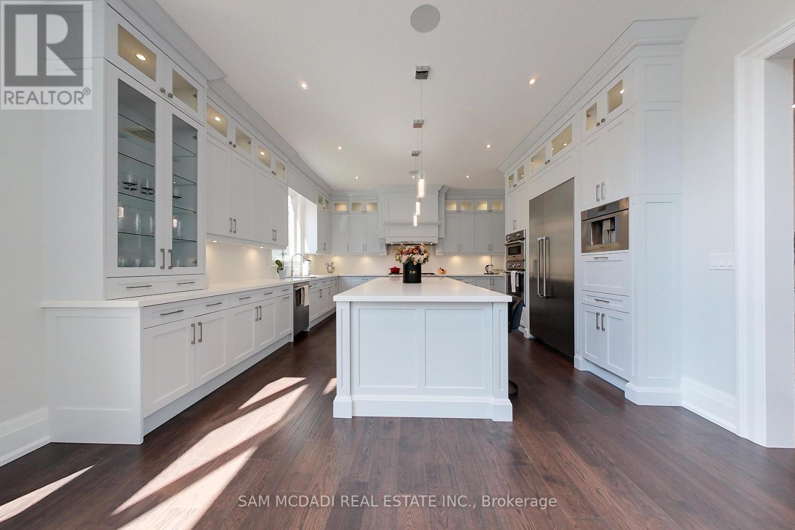2006 Portway Avenue, Mississauga, Ontario  L5H 3M5 - Photo 10 - W12449728