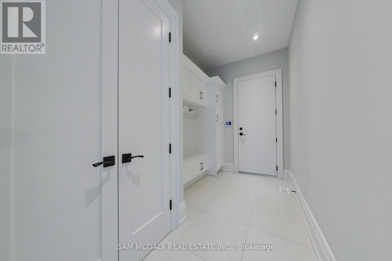 2006 Portway Avenue, Mississauga, Ontario  L5H 3M5 - Photo 8 - W12449728