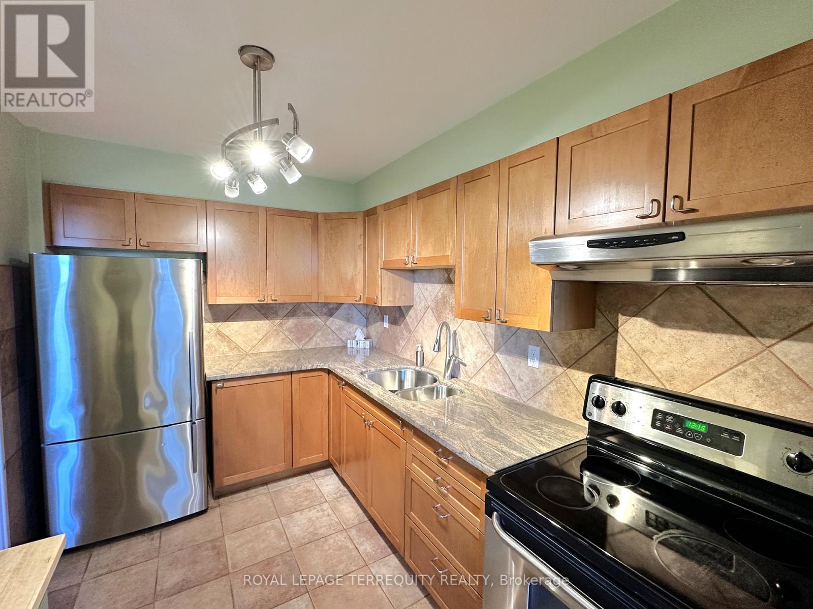 817 - 360 Ridelle Avenue, Toronto (Briar Hill-Belgravia), Ontario  M6B 1K1 - Photo 13 - W12449742