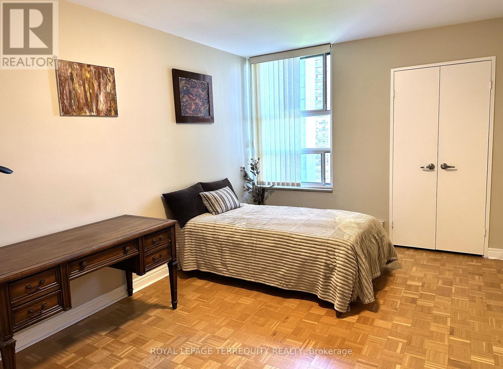 817 - 360 Ridelle Avenue, Toronto (Briar Hill-Belgravia), Ontario  M6B 1K1 - Photo 18 - W12449742