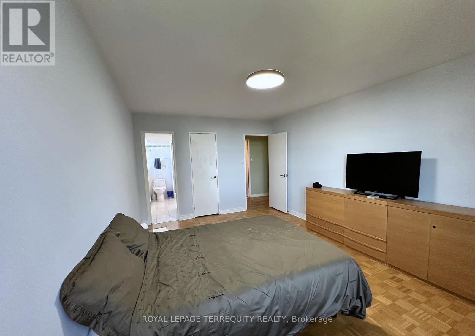 817 - 360 Ridelle Avenue, Toronto (Briar Hill-Belgravia), Ontario  M6B 1K1 - Photo 24 - W12449742