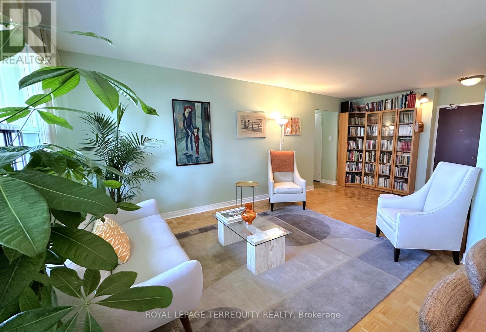 817 - 360 Ridelle Avenue, Toronto (Briar Hill-Belgravia), Ontario  M6B 1K1 - Photo 3 - W12449742