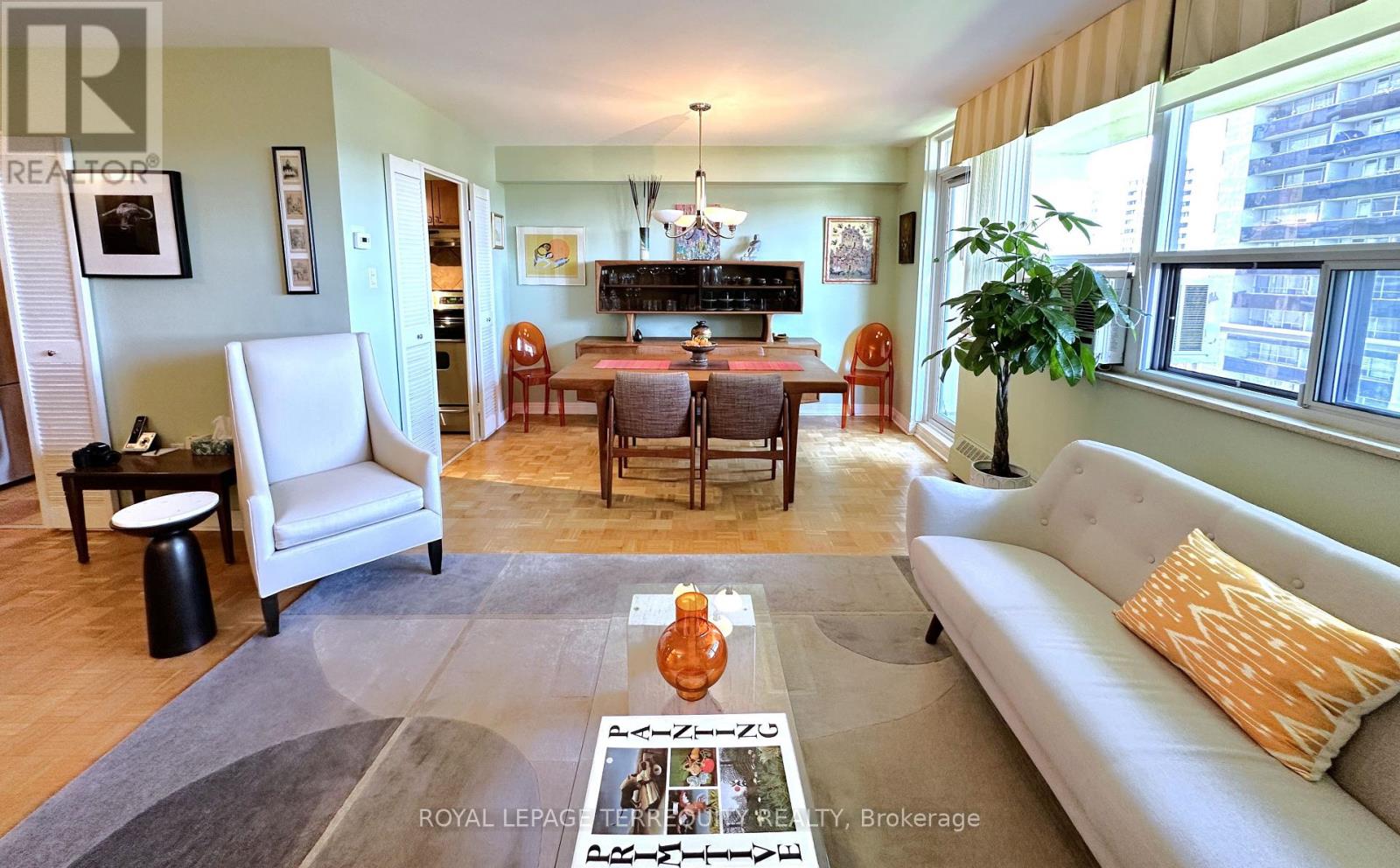 817 - 360 Ridelle Avenue, Toronto (Briar Hill-Belgravia), Ontario  M6B 1K1 - Photo 4 - W12449742