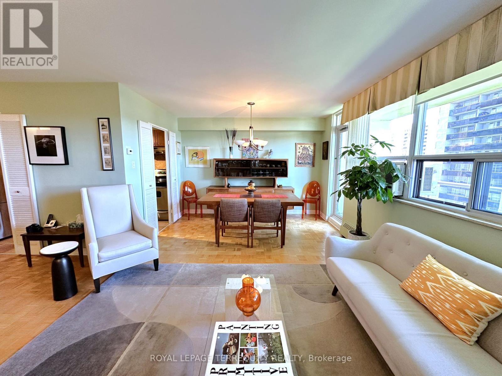 817 - 360 Ridelle Avenue, Toronto (Briar Hill-Belgravia), Ontario  M6B 1K1 - Photo 5 - W12449742