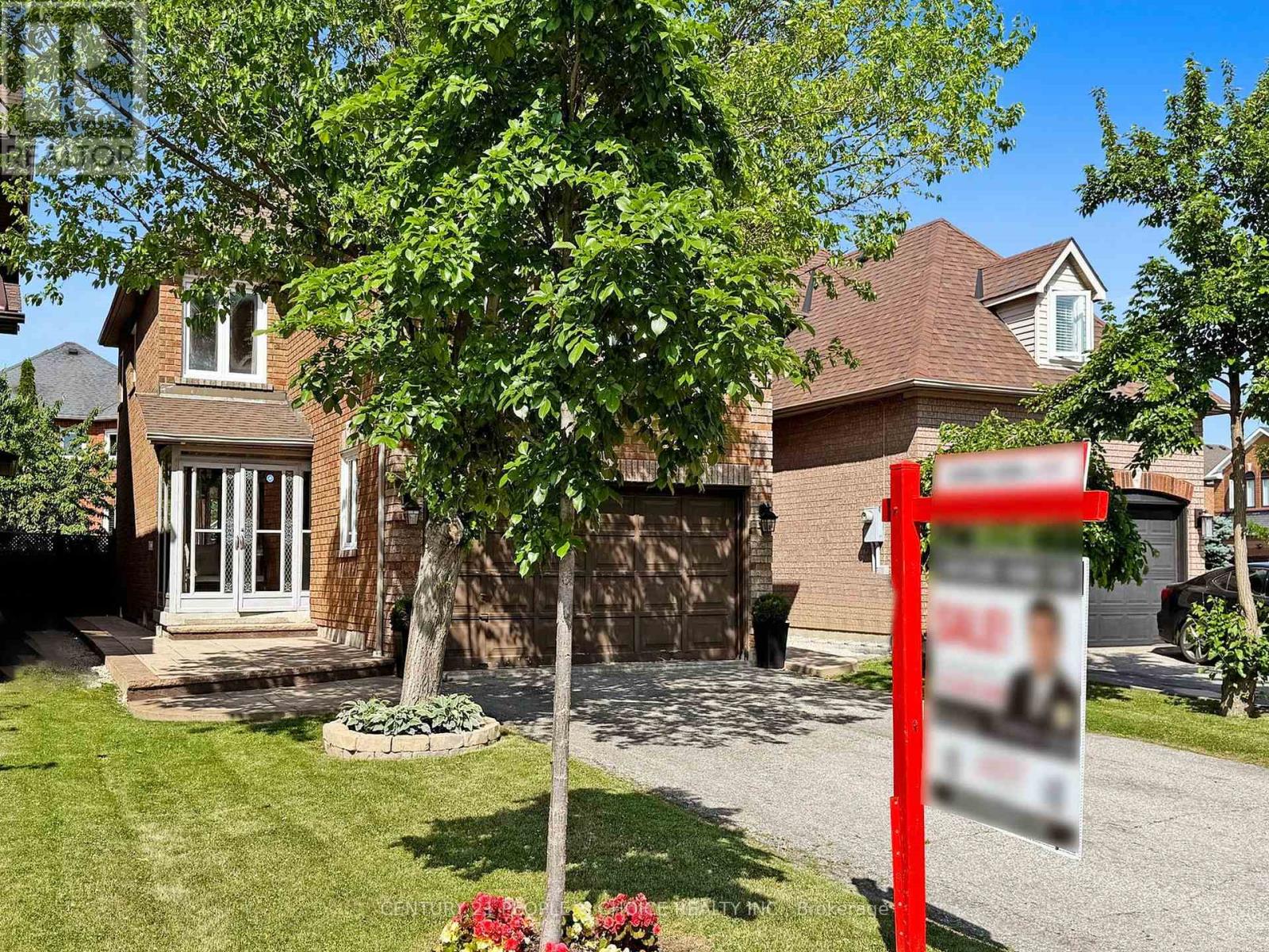 5731 Mersey Street, Mississauga, Ontario  L5V 1V7 - Photo 2 - W12449744