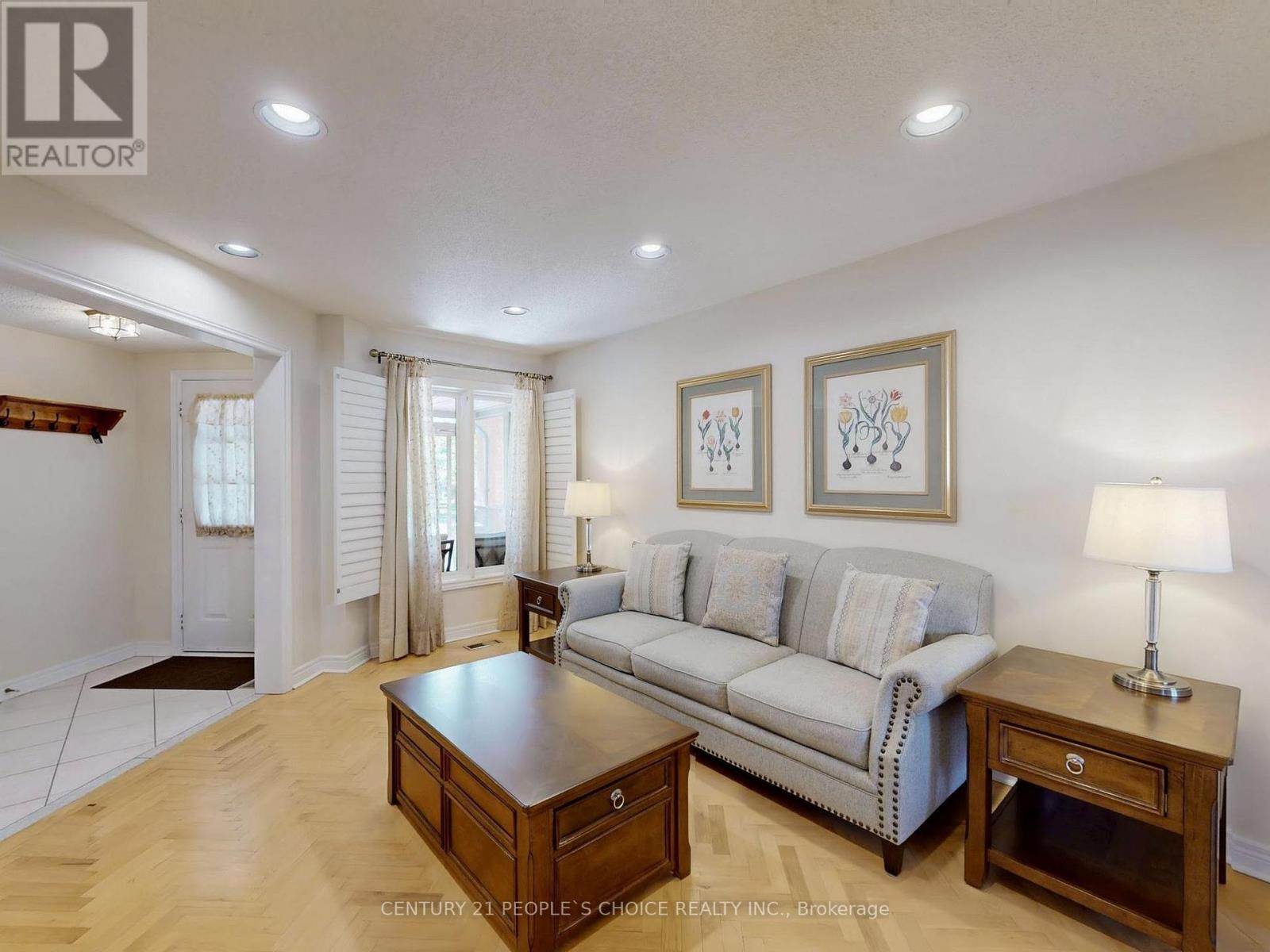 5731 Mersey Street, Mississauga, Ontario  L5V 1V7 - Photo 6 - W12449744