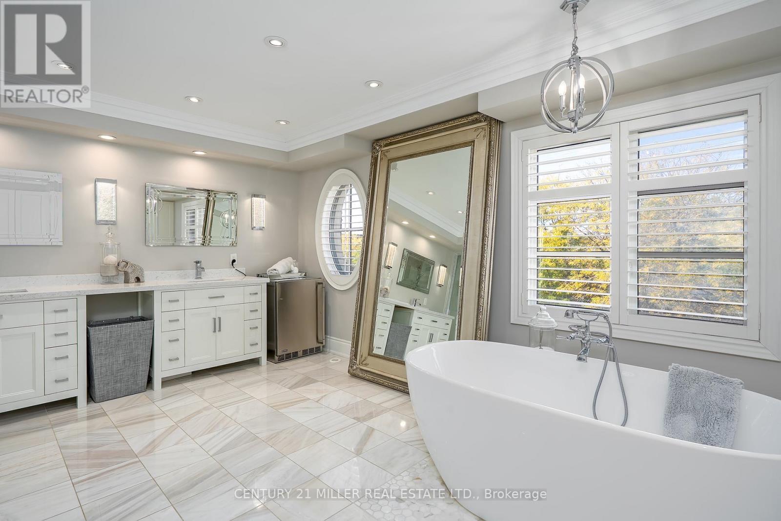216 Rebecca Street, Oakville, Ontario  L6K 1J9 - Photo 22 - W12449751