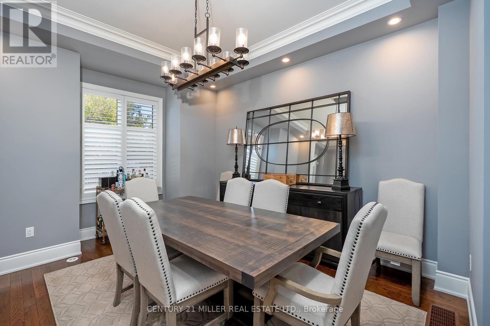 216 Rebecca Street, Oakville, Ontario  L6K 1J9 - Photo 5 - W12449751