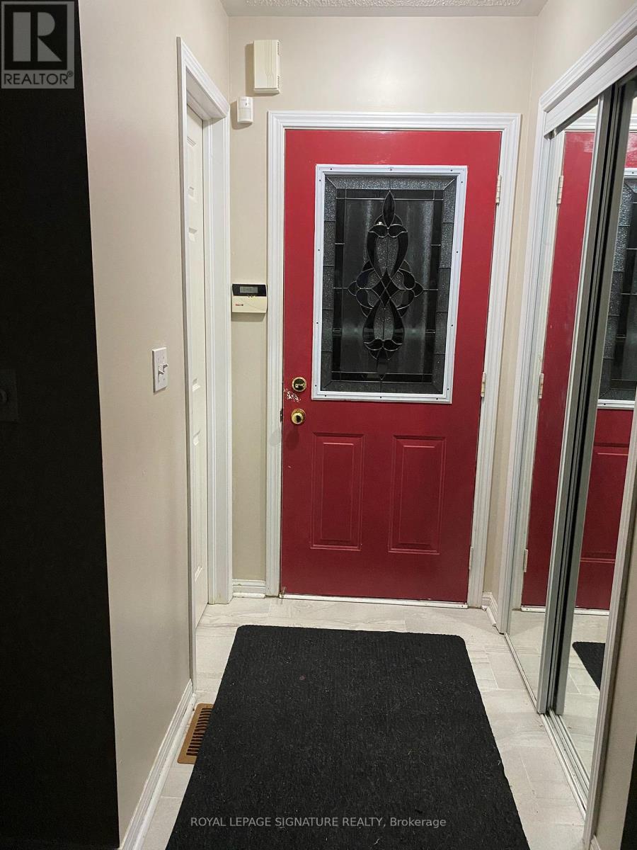 Upper - 1025 Barclay Circle, Milton, Ontario  L9T 5W5 - Photo 16 - W12449757