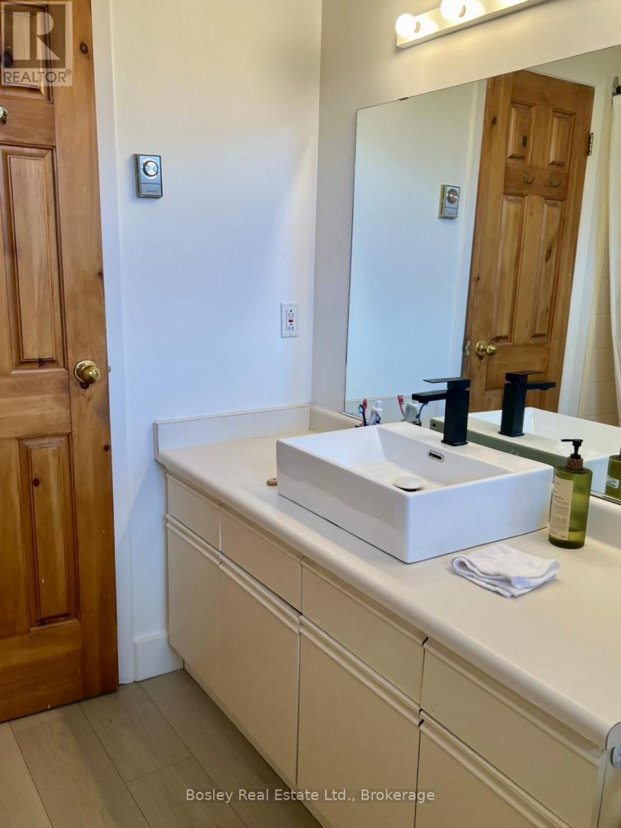 17 - 58 Alice Street, Blue Mountains, Ontario  N0H 2P0 - Photo 15 - X12449828