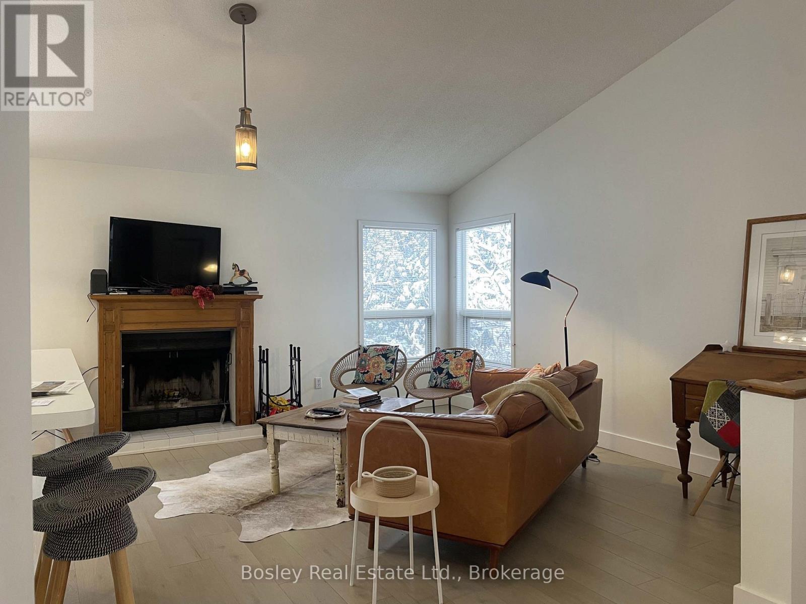 17 - 58 Alice Street, Blue Mountains, Ontario  N0H 2P0 - Photo 8 - X12449828