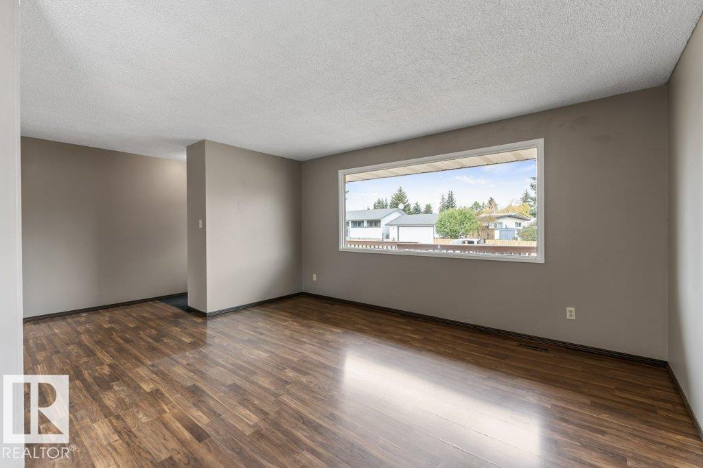 184 Homestead Cr Nw, Edmonton, Alberta  T5A 2Y4 - Photo 4 - E4461154