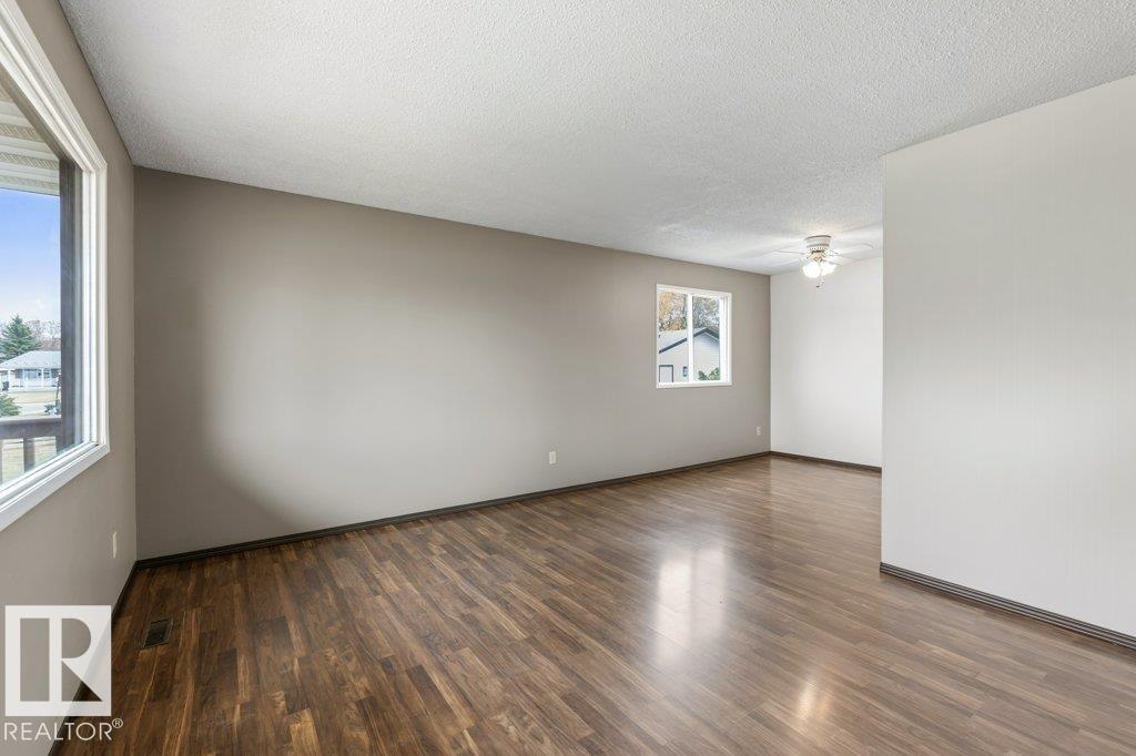 184 Homestead Cr Nw, Edmonton, Alberta  T5A 2Y4 - Photo 5 - E4461154
