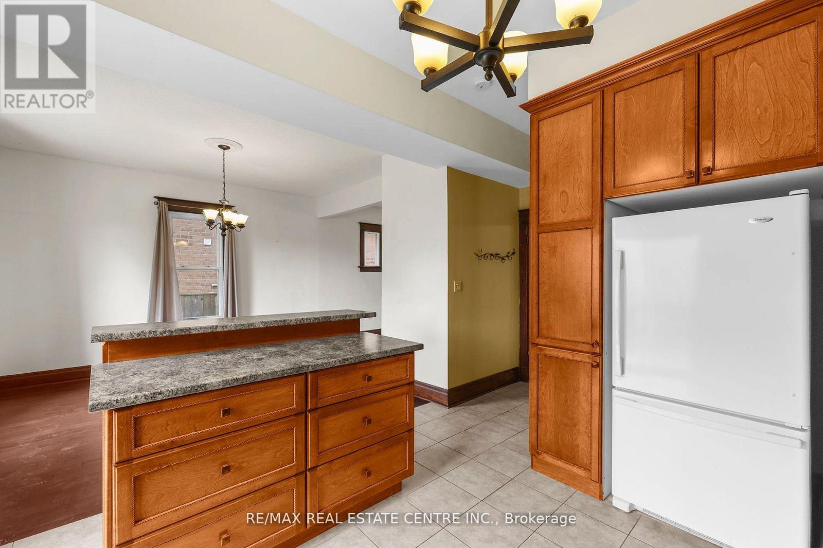 323 Queenston Road, Niagara-On-The-Lake, Ontario  L0S 1J0 - Photo 16 - X12449600