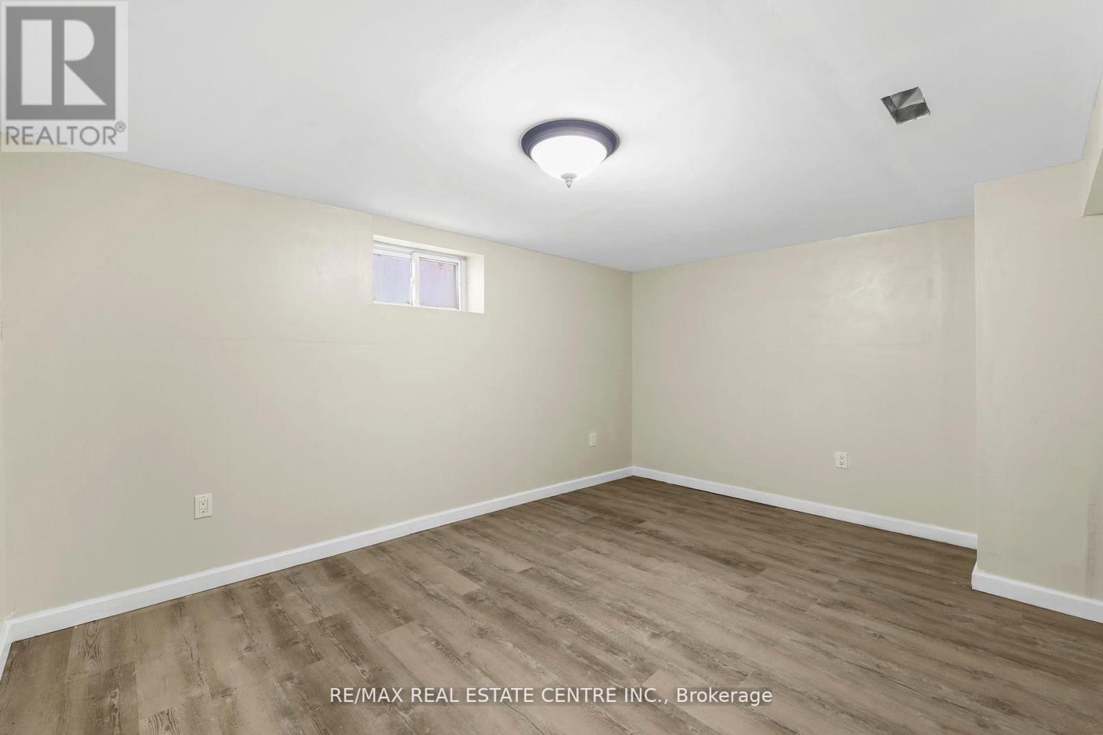 323 Queenston Road, Niagara-On-The-Lake, Ontario  L0S 1J0 - Photo 33 - X12449600