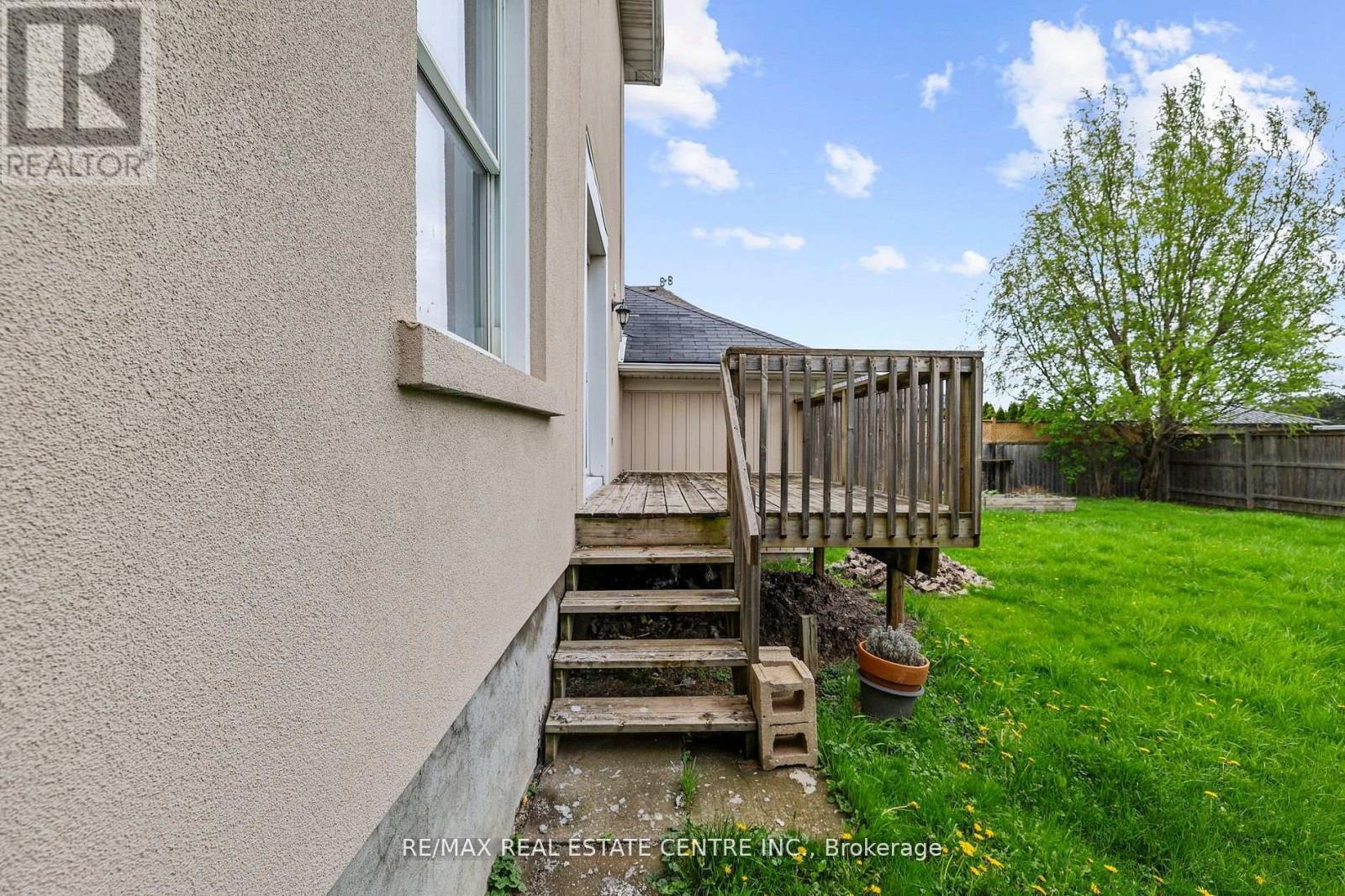 323 Queenston Road, Niagara-On-The-Lake, Ontario  L0S 1J0 - Photo 40 - X12449600