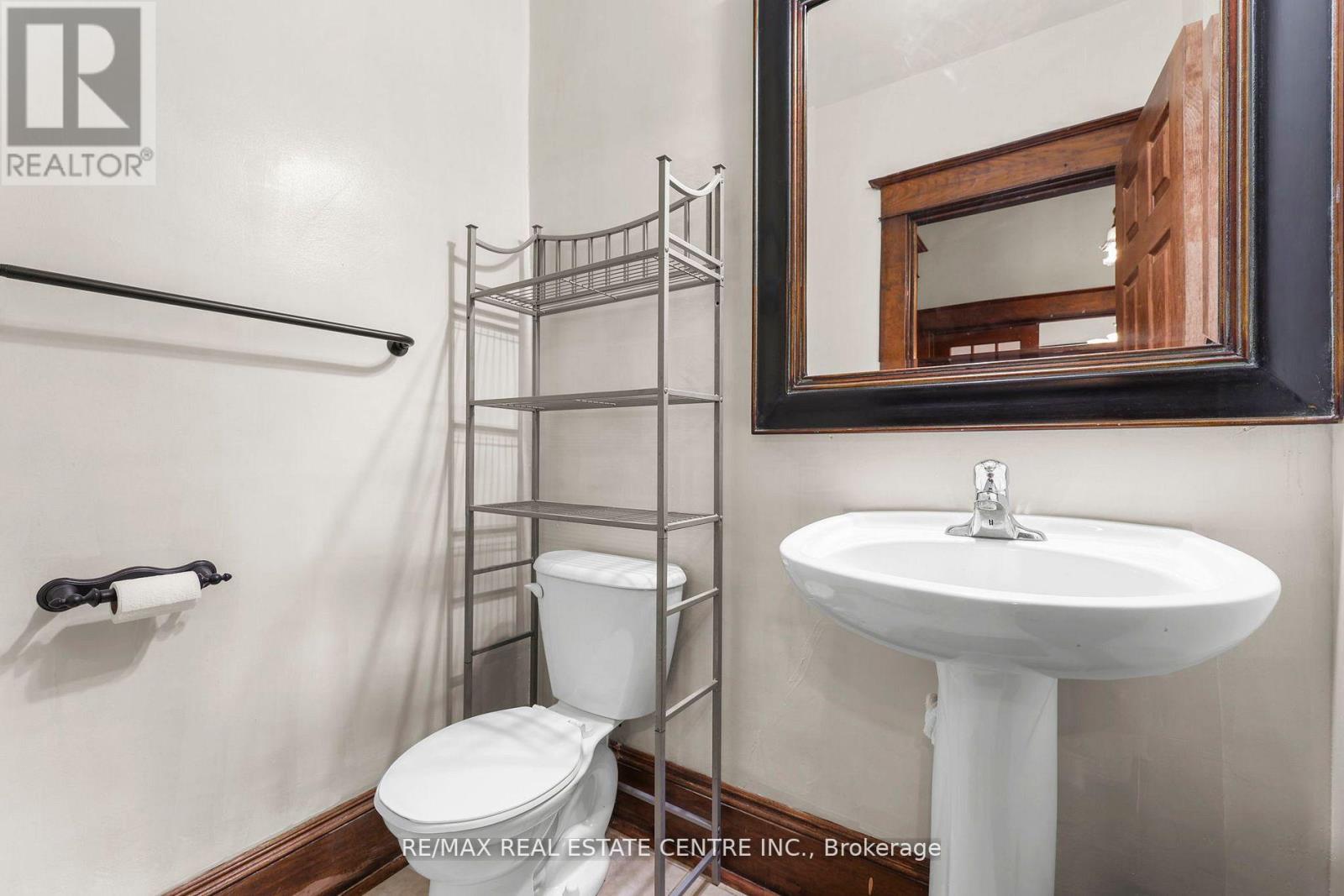 323 Queenston Road, Niagara-On-The-Lake, Ontario  L0S 1J0 - Photo 7 - X12449600