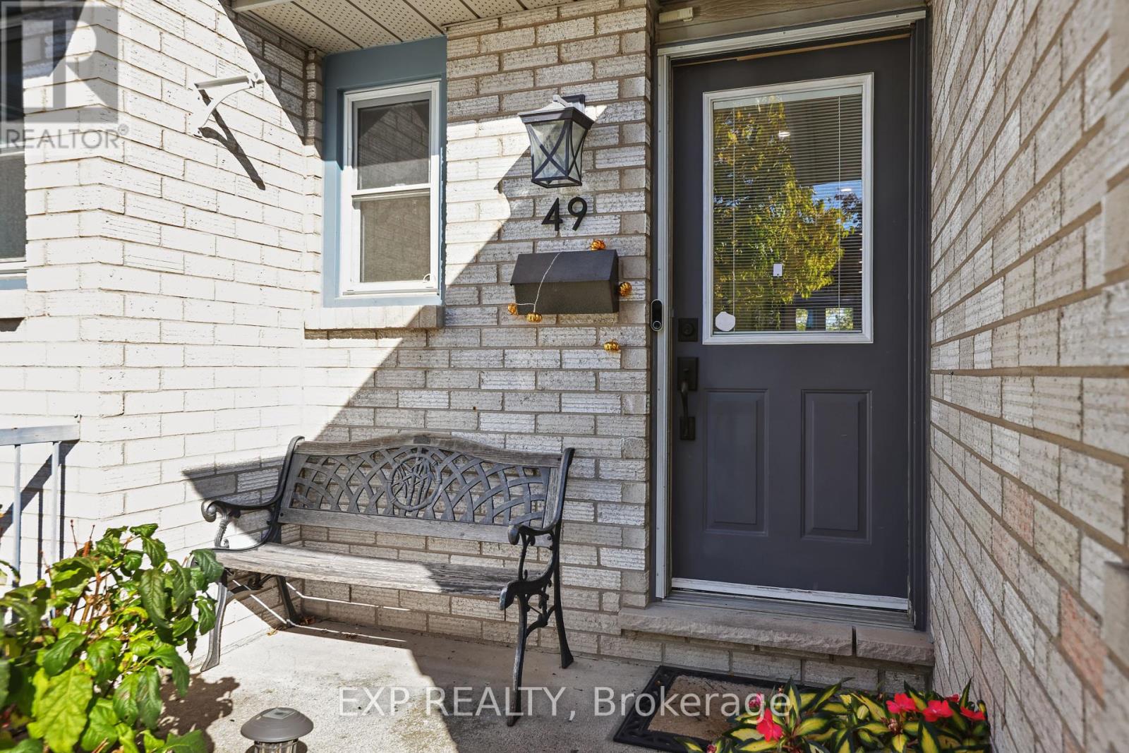 49 - 2 Royalwood Court, Hamilton, Ontario  L8E 4Z1 - Photo 2 - X12449630