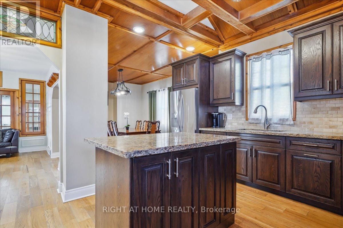 6311 Barker Street, Niagara Falls, Ontario  L2G 1Y6 - Photo 12 - X12449646