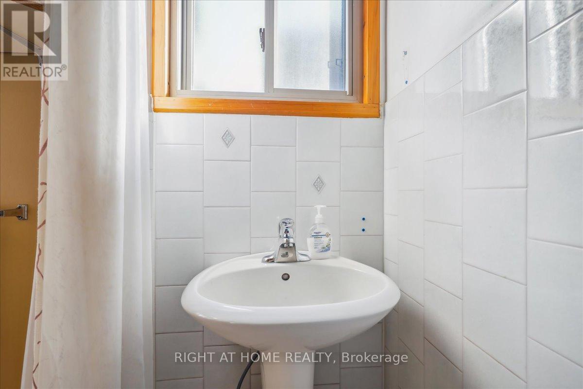 6311 Barker Street, Niagara Falls, Ontario  L2G 1Y6 - Photo 14 - X12449646