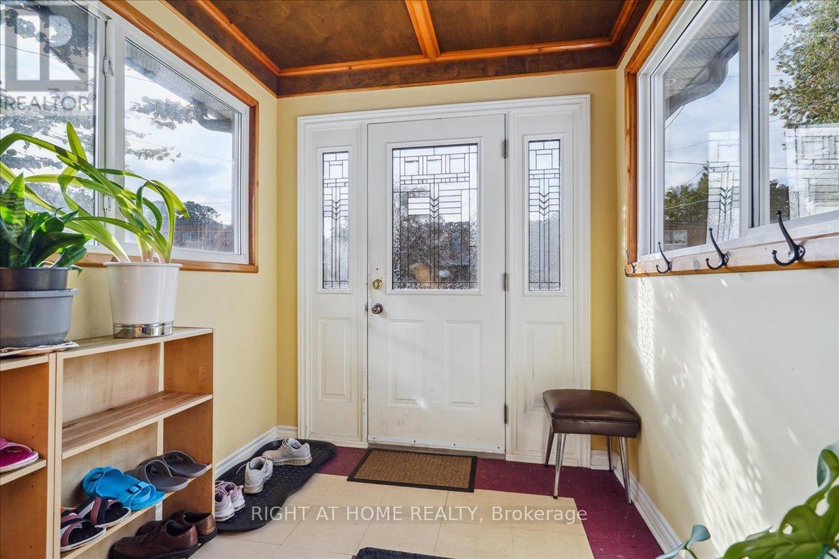 6311 Barker Street, Niagara Falls, Ontario  L2G 1Y6 - Photo 4 - X12449646