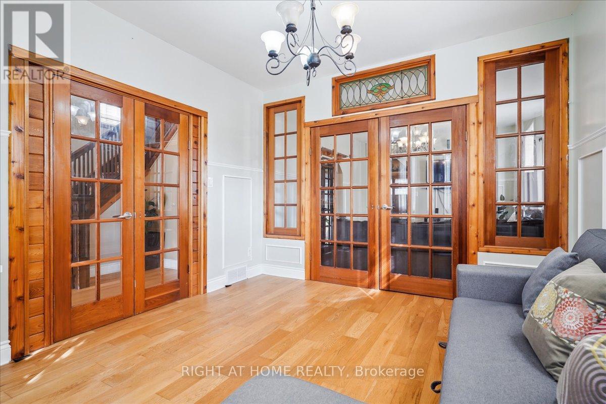 6311 Barker Street, Niagara Falls, Ontario  L2G 1Y6 - Photo 7 - X12449646