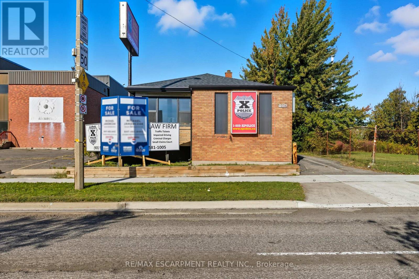 1036 Upper Wentworth Street, Hamilton, Ontario  L9A 4V9 - Photo 3 - X12449654