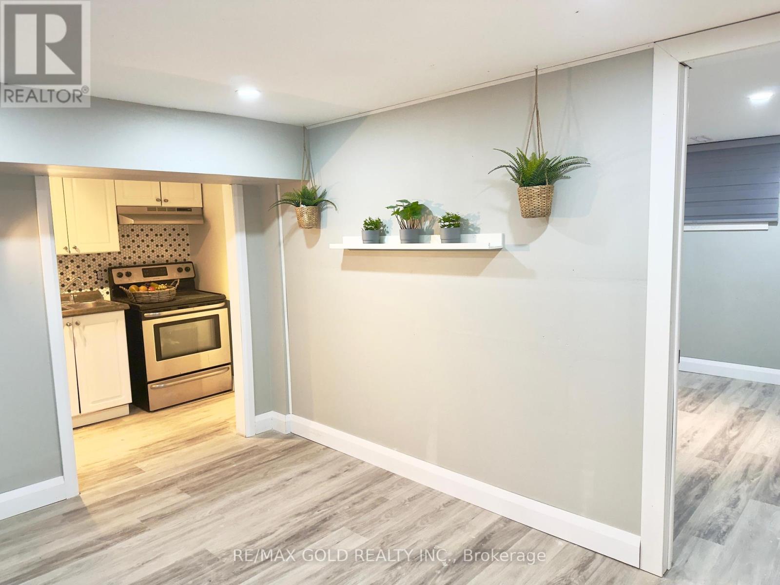 Lower - 156 Mooregate Crescent, Kitchener, Ontario  N2M 2G1 - Photo 11 - X12449696