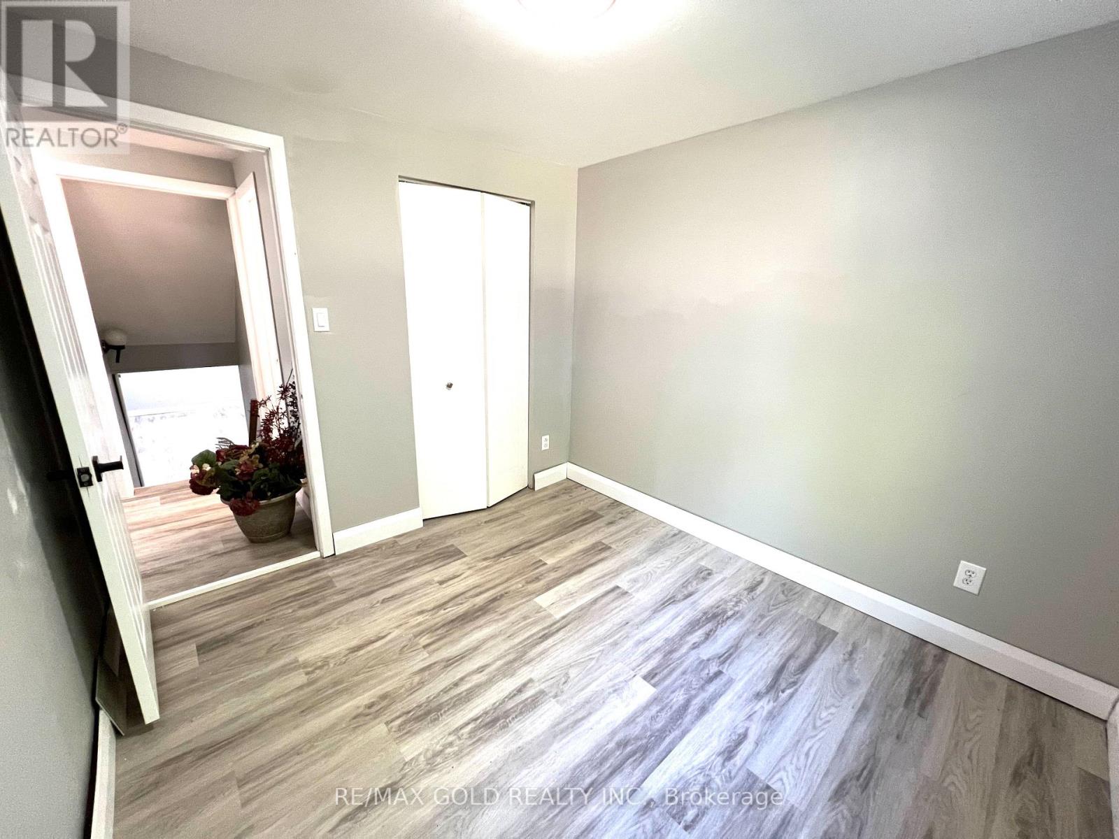 Lower - 156 Mooregate Crescent, Kitchener, Ontario  N2M 2G1 - Photo 18 - X12449696