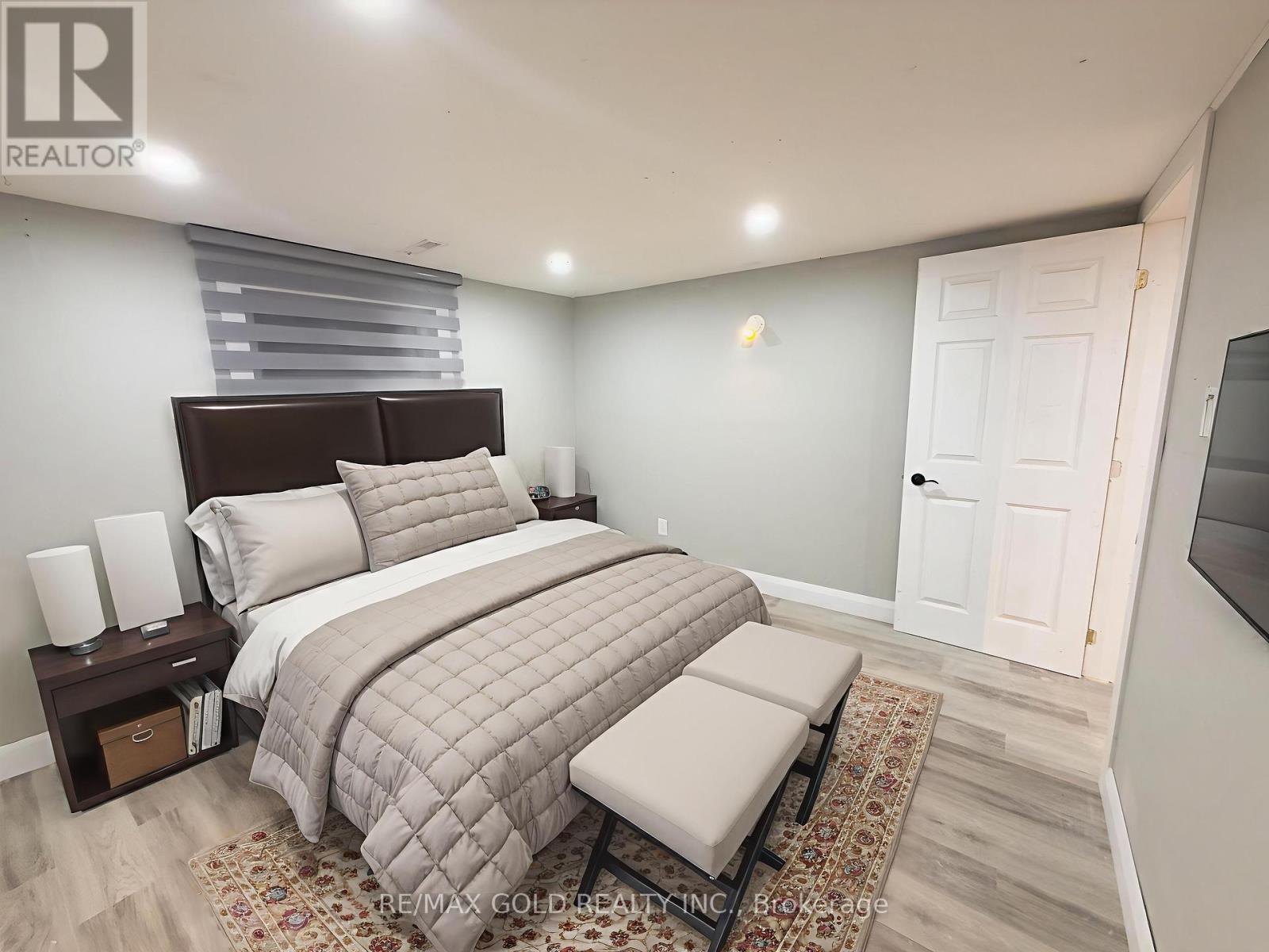 Lower - 156 Mooregate Crescent, Kitchener, Ontario  N2M 2G1 - Photo 20 - X12449696