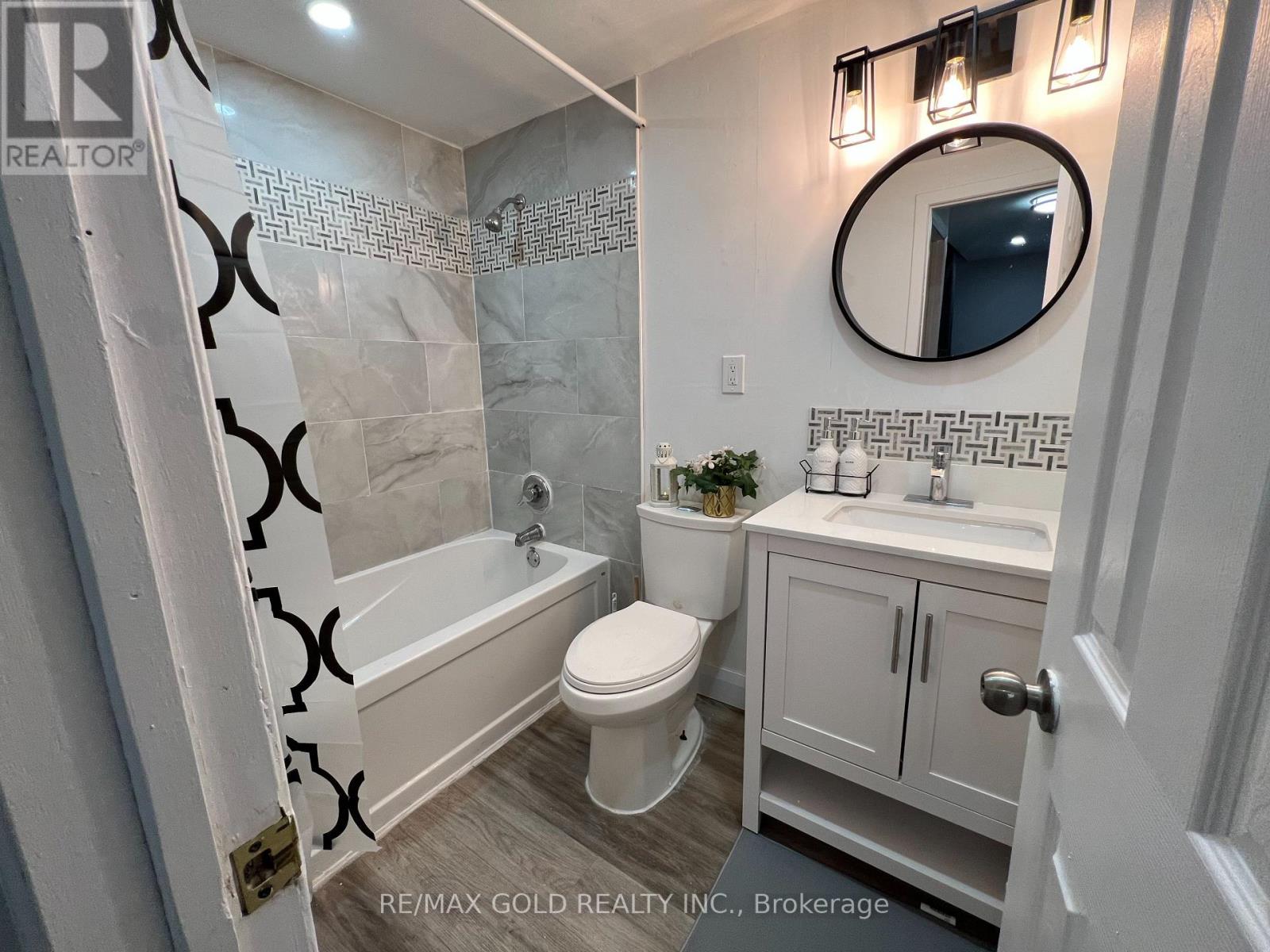 Lower - 156 Mooregate Crescent, Kitchener, Ontario  N2M 2G1 - Photo 22 - X12449696