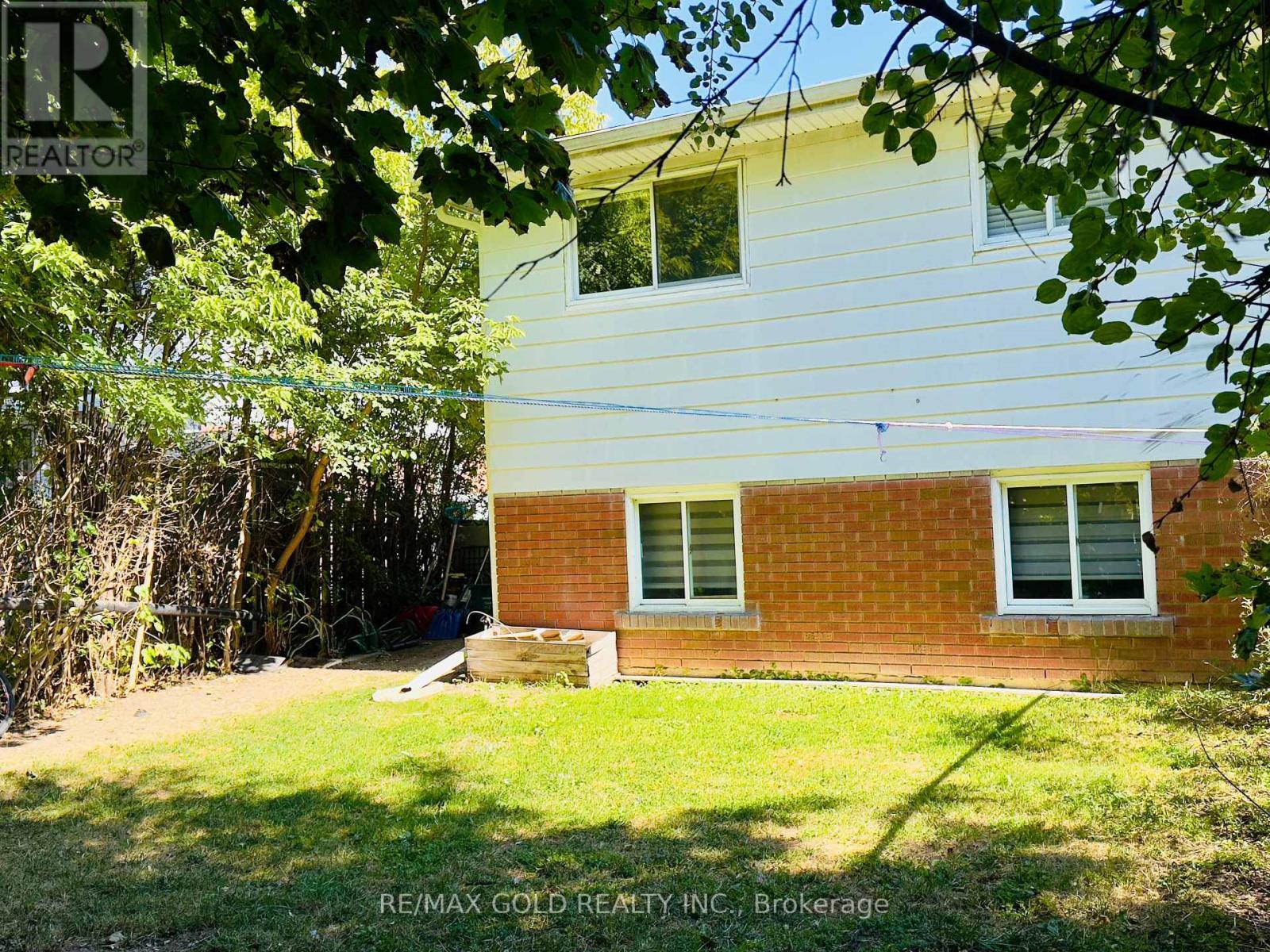 Lower - 156 Mooregate Crescent, Kitchener, Ontario  N2M 2G1 - Photo 26 - X12449696