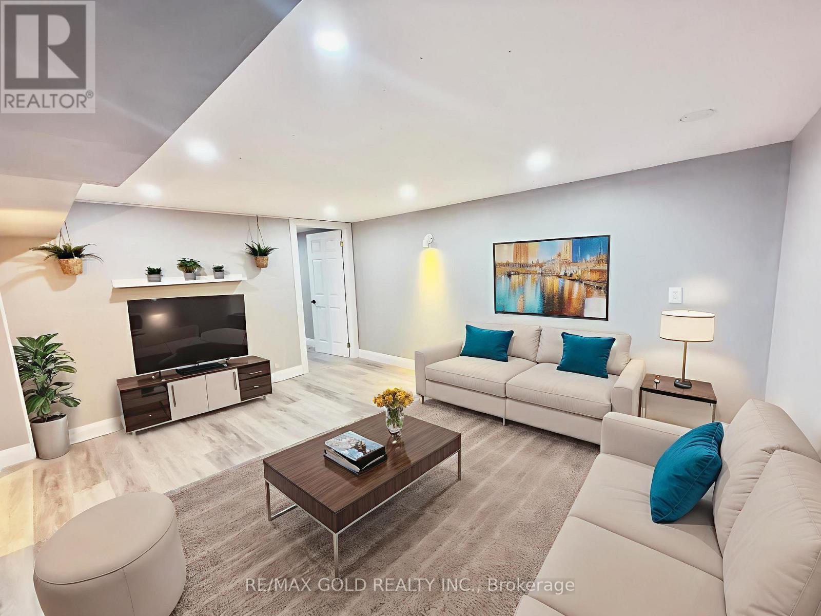Lower - 156 Mooregate Crescent, Kitchener, Ontario  N2M 2G1 - Photo 7 - X12449696
