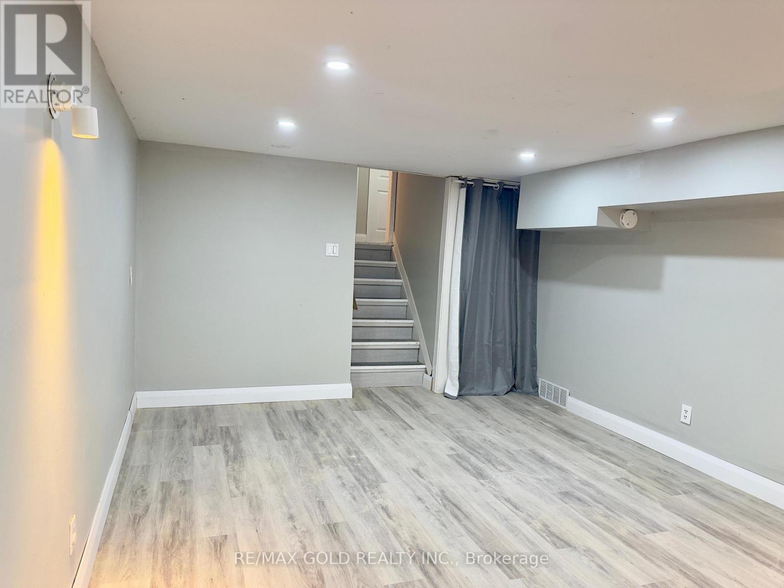 Lower - 156 Mooregate Crescent, Kitchener, Ontario  N2M 2G1 - Photo 9 - X12449696